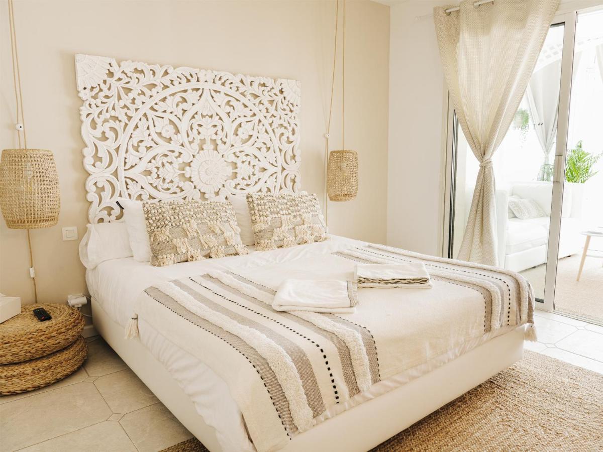 Chambres D'Hotes Villa La Louisiane Арес Екстериор снимка