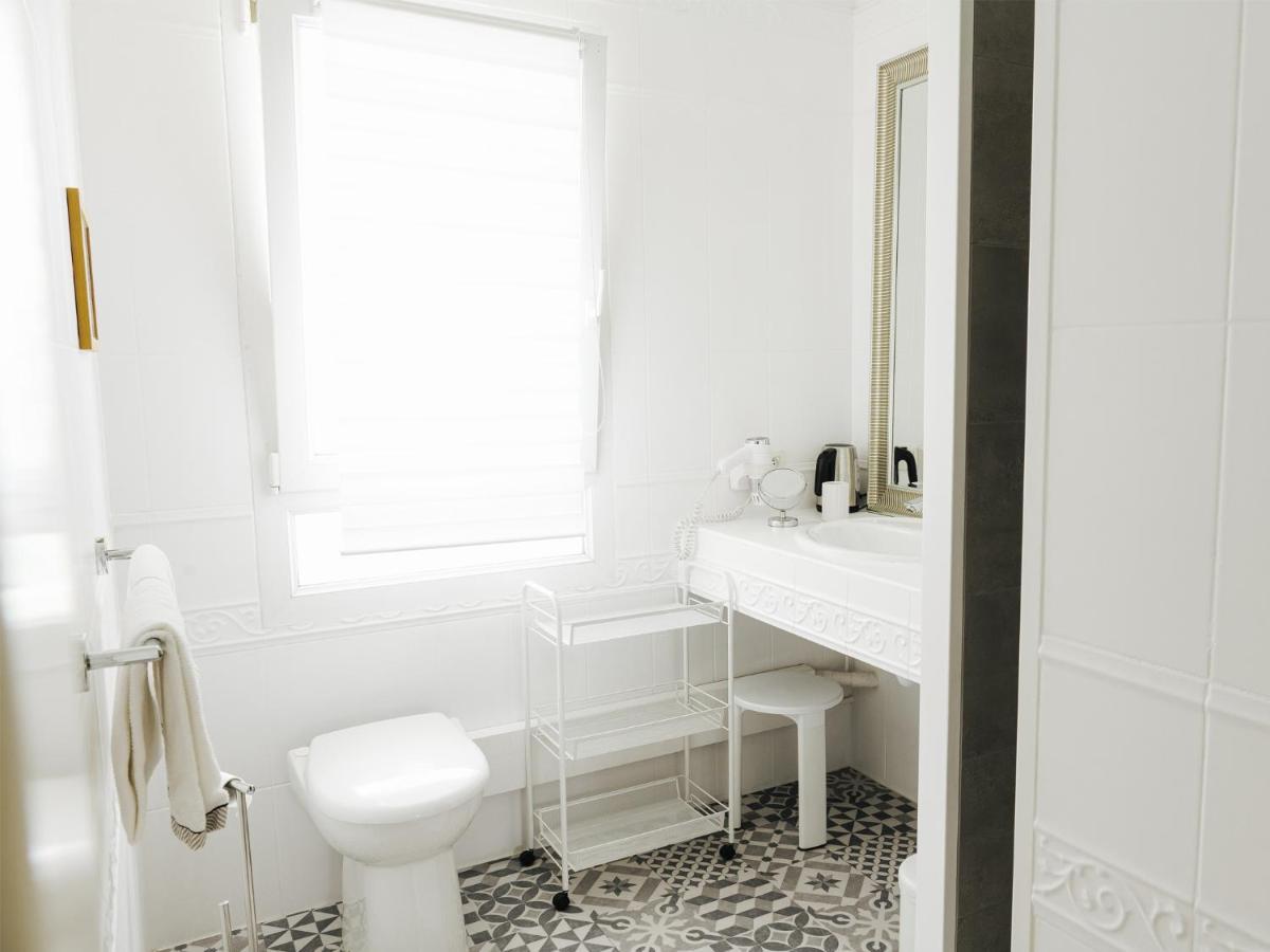 Chambres D'Hotes Villa La Louisiane Арес Екстериор снимка