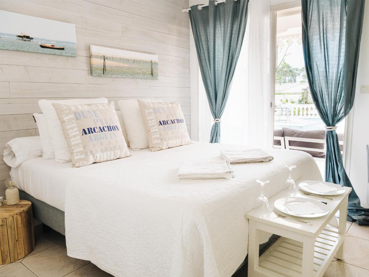 Chambres D'Hotes Villa La Louisiane Арес Екстериор снимка