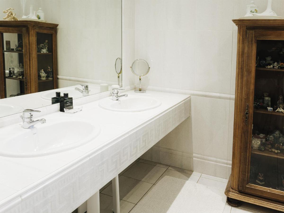 Chambres D'Hotes Villa La Louisiane Арес Екстериор снимка