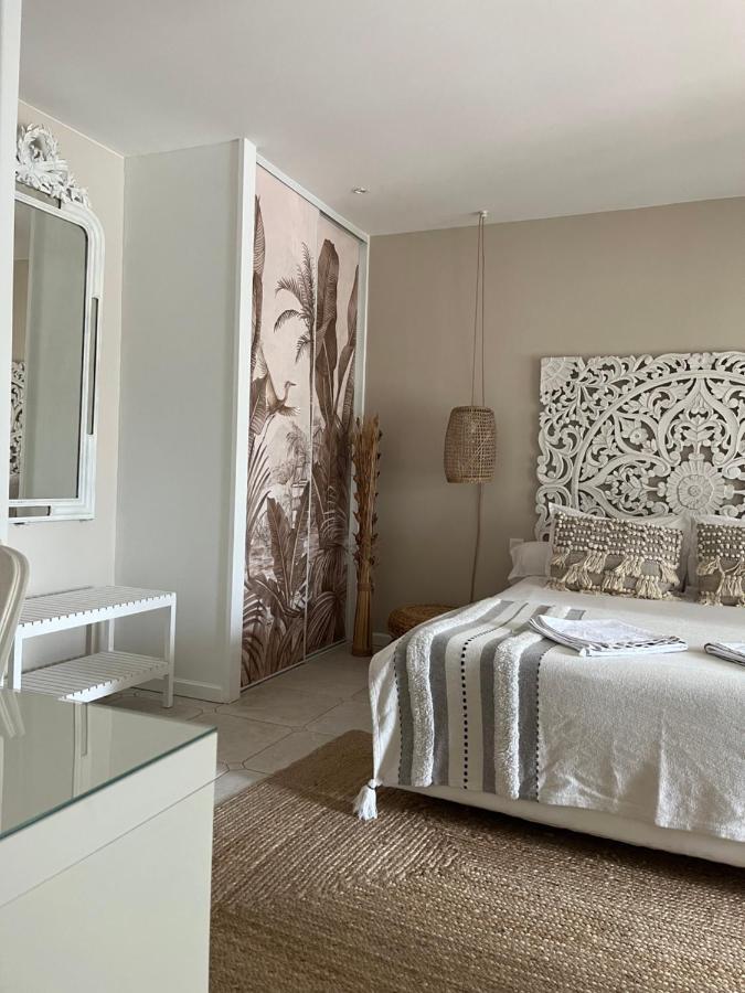 Chambres D'Hotes Villa La Louisiane Арес Екстериор снимка
